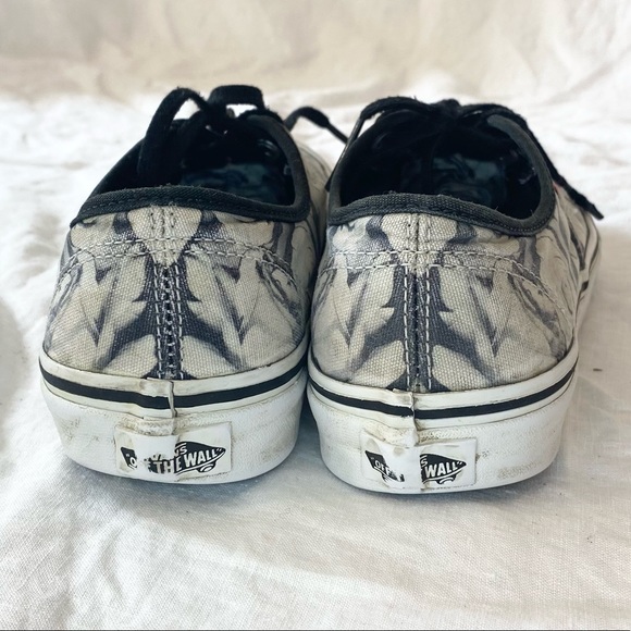 Vans Authentic In Digi Roses In Black - Picture 13 of 16